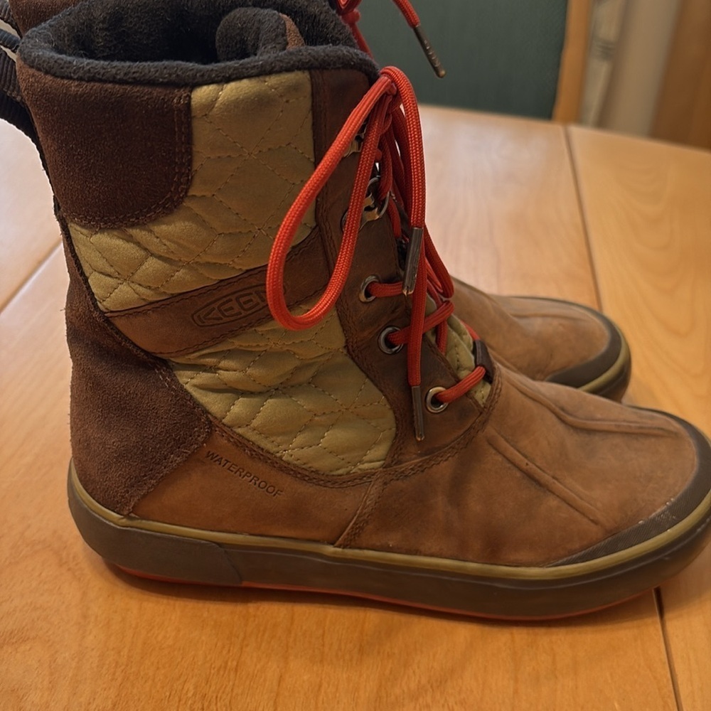 KEEN Elsa II Women’s Quilted Leather Boots.  Size 7 - Picture 5 of 10